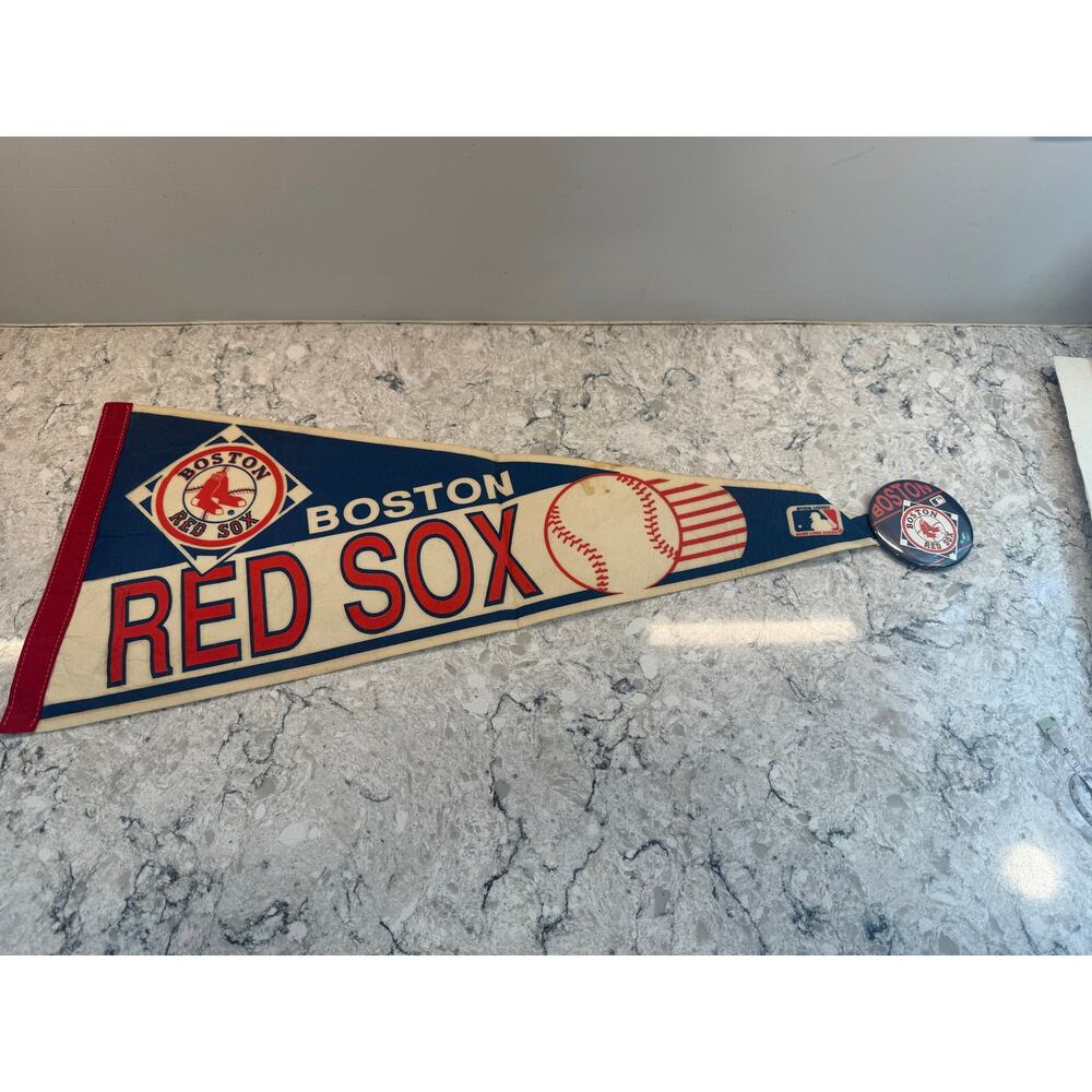 Vintage Boston Red Sox MLB Baseball Pennant Flag and Pin Souvenir JL